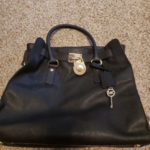 Black Michael Kors tote